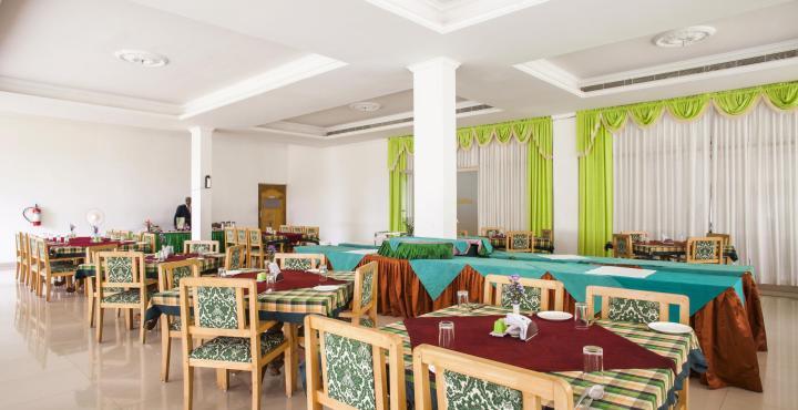 Hotel Periyar Meadows à Kumarakom Extérieur photo