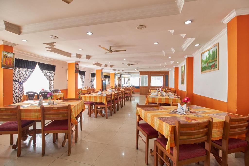 Hotel Periyar Meadows à Kumarakom Extérieur photo